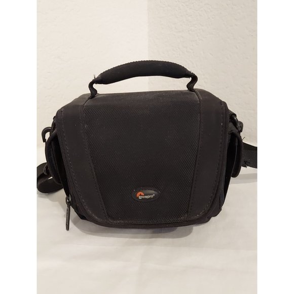 Kodak Easyshare P850 5.1 MP Digital Camera & Lowepro Edit 110 Black Camera Bag - Picture 10 of 11